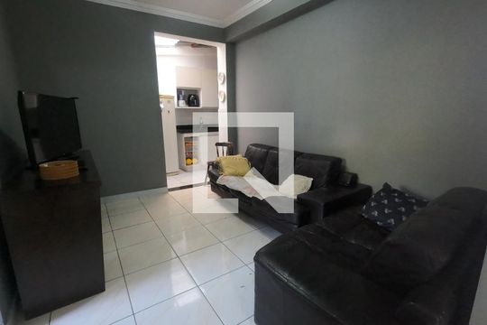 Sala 2 de casa à venda com 2 quartos, 90m² em Centro, Betim