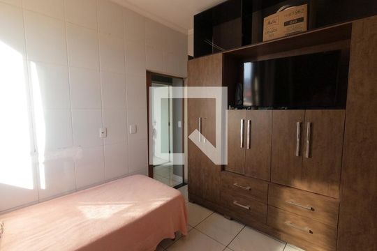 Quarto 2 de casa à venda com 2 quartos, 90m² em Centro, Betim