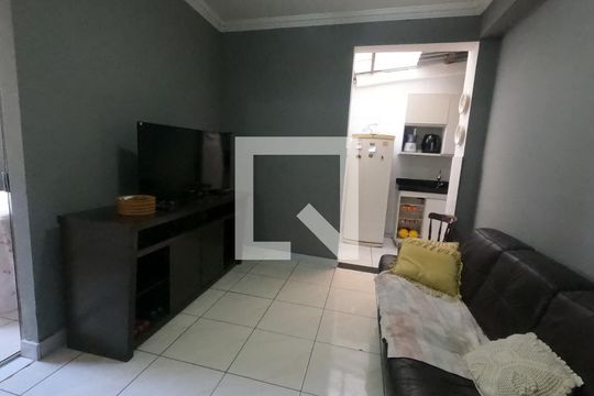 Sala 2 de casa à venda com 2 quartos, 90m² em Centro, Betim