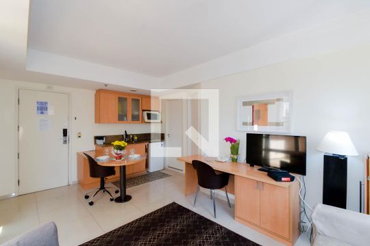 Sala de apartamento para alugar com 1 quarto, 42m² em Centro, Guarulhos