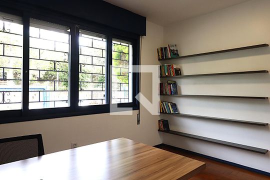 Quarto 1 de casa à venda com 3 quartos, 300m² em Boa Vista, Porto Alegre