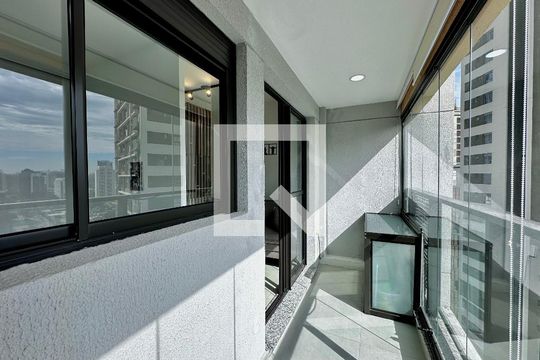 Sacada de kitnet/studio para alugar com 1 quarto, 27m² em Jardim das Acacias, São Paulo