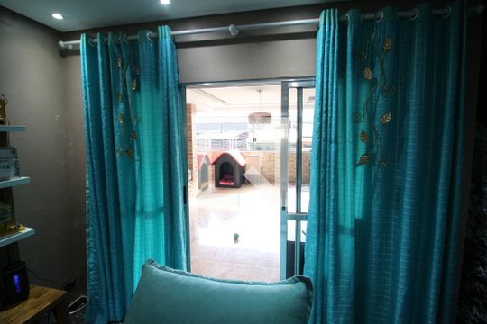 Sala de casa à venda com 3 quartos, 400m² em Novo Osasco, Osasco