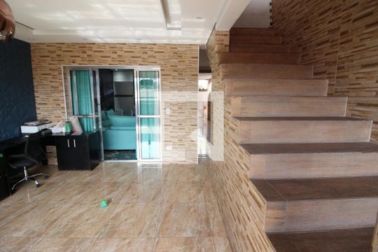 Sala de casa à venda com 3 quartos, 400m² em Novo Osasco, Osasco