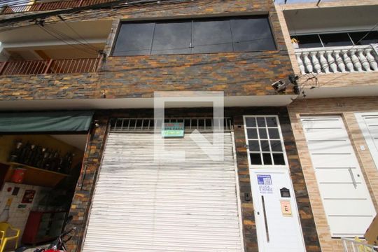 Fachada de casa à venda com 3 quartos, 400m² em Novo Osasco, Osasco
