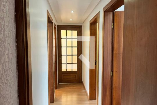 Corredor de apartamento à venda com 4 quartos, 110m² em Centro, Canoas