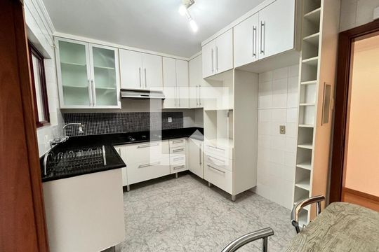 Cozinha de apartamento à venda com 4 quartos, 110m² em Centro, Canoas