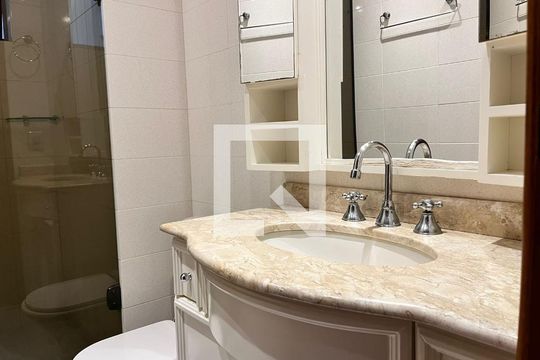 Banheiro Social de apartamento à venda com 4 quartos, 110m² em Centro, Canoas