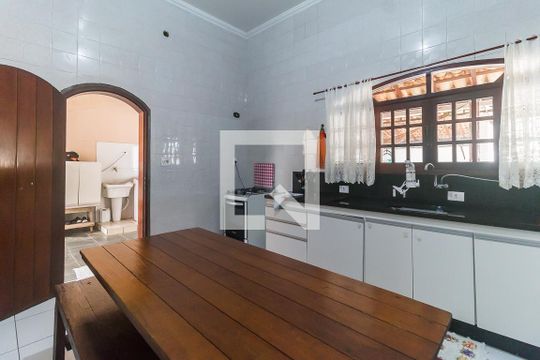 Cozinha de casa para alugar com 3 quartos, 500m² em Botujuru, Mogi das Cruzes