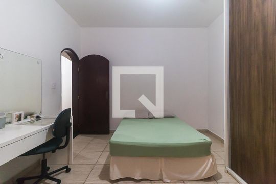 Quarto 1 de casa para alugar com 3 quartos, 500m² em Botujuru, Mogi das Cruzes