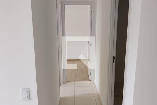 Corredor de apartamento à venda com 2 quartos, 50m² em Camorim, Rio de Janeiro
