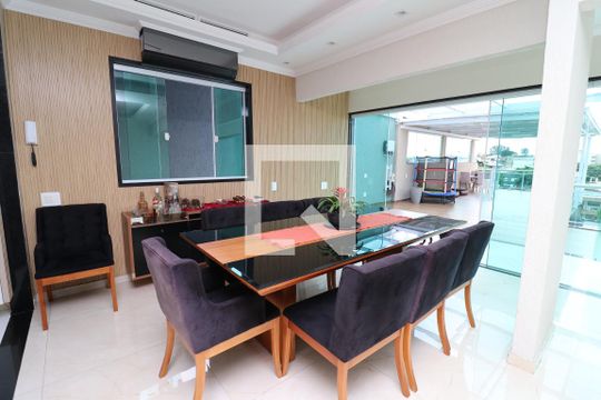 Sala de casa à venda com 4 quartos, 600m² em Tauá, Rio de Janeiro