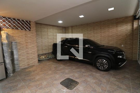 Garagem de casa à venda com 4 quartos, 600m² em Tauá, Rio de Janeiro