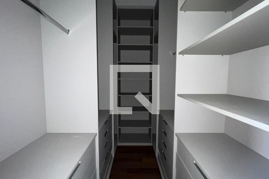 Closet do quarto 2 de apartamento à venda com 4 quartos, 337m² em Paraíso, São Paulo