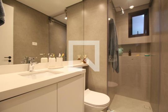 Banheiro Social de apartamento à venda com 3 quartos, 70m² em Vila Andrade, São Paulo