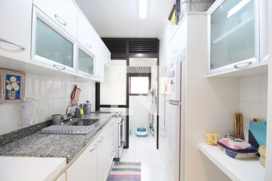 Cozinha  de apartamento à venda com 3 quartos, 70m² em Vila Andrade, São Paulo