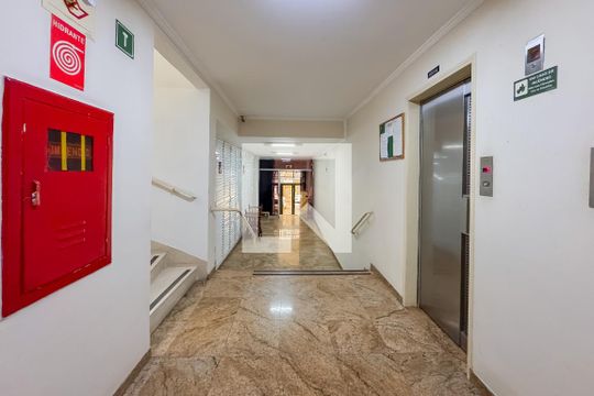 Hall de entrada de apartamento para alugar com 2 quartos, 68m² em Vila Mariana, São Paulo