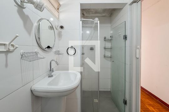 Banheiro Corredor de apartamento para alugar com 2 quartos, 68m² em Vila Mariana, São Paulo