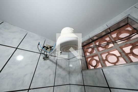 Banheiro de casa para alugar com 1 quarto, 30m² em Vila Robertina, São Paulo