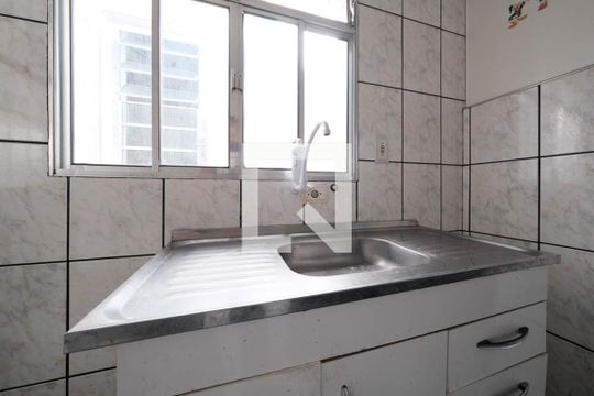 Sala/Cozinha de casa para alugar com 1 quarto, 30m² em Vila Robertina, São Paulo