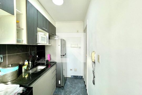 Cozinha de apartamento à venda com 2 quartos, 43m² em Água Branca, São Paulo