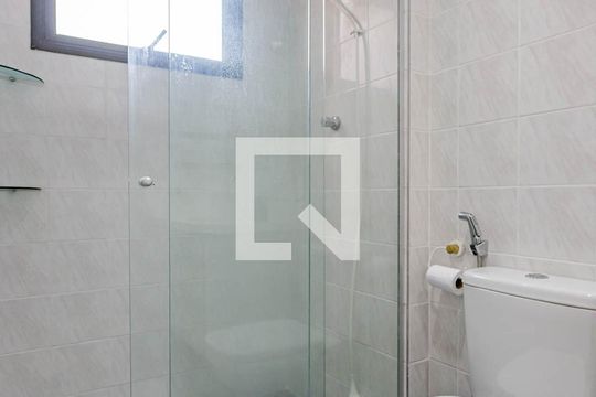 Banheiro de apartamento para alugar com 1 quarto, 42m² em Aclimação, São Paulo