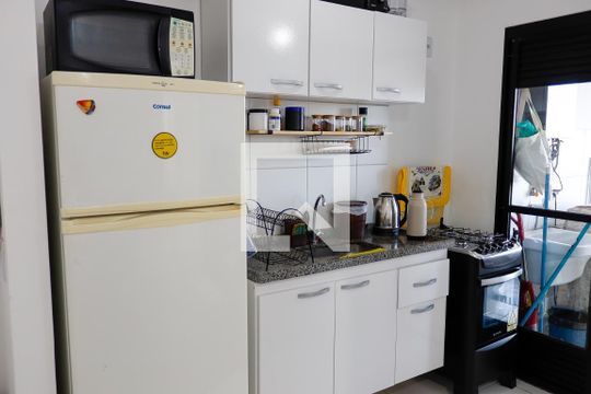 Cozinha de apartamento para alugar com 2 quartos, 55m² em São Pedro, Osasco