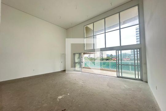 Apartamento para alugar com 4 quartos, 338m² em Alphaville Empresarial, Barueri