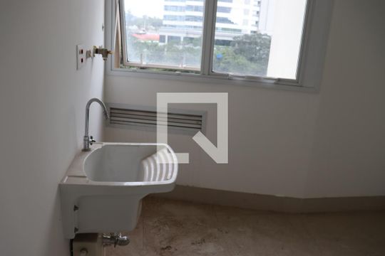 Área de Serviço de apartamento para alugar com 4 quartos, 338m² em Alphaville Empresarial, Barueri