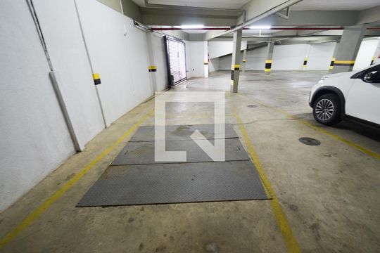 Garagem de apartamento para alugar com 2 quartos, 67m² em Carmo, Belo Horizonte