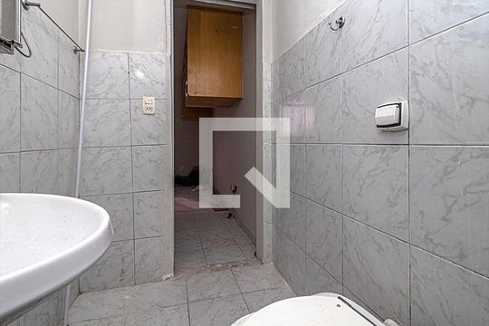 Banheiro  de apartamento para alugar com 1 quarto, 25m² em Aclimação, São Paulo