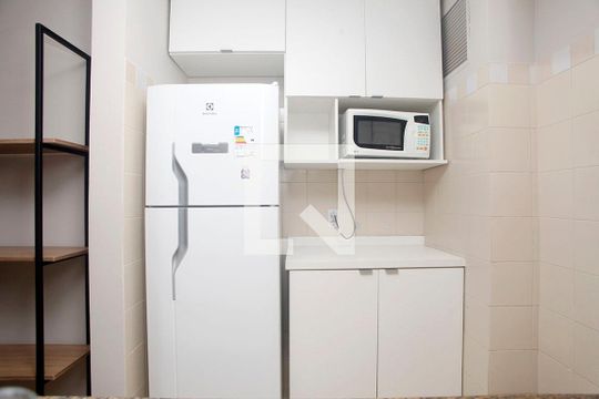 Cozinha de kitnet/studio à venda com 1 quarto, 38m² em Floresta, Porto Alegre