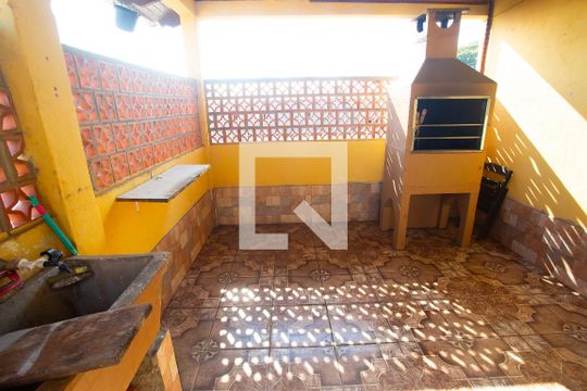Área de Serviço + Churrasqueira de casa para alugar com 2 quartos, 100m² em Rio Branco, Canoas