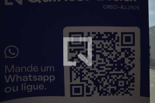 Placa instalada de apartamento para alugar com 2 quartos, 50m² em Guaratiba, Rio de Janeiro
