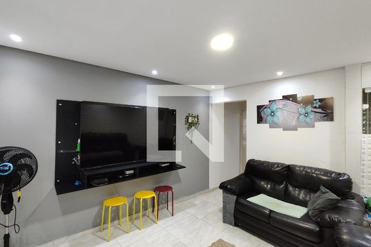 Casa à venda com 3 quartos, 100m² em Cidade São Miguel, São Paulo