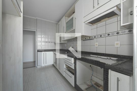 Cozinha de apartamento à venda com 3 quartos, 66m² em Vila Gumercindo, São Paulo