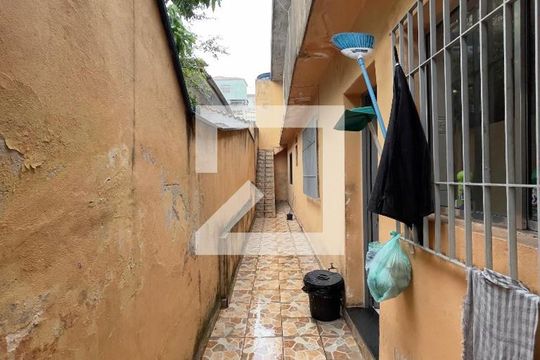 Corredor de casa à venda com 2 quartos, 147m² em Jardim Piratininga, São Paulo