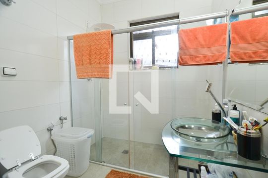 Banheiro Social de casa à venda com 3 quartos, 550m² em Colégio Batista, Belo Horizonte