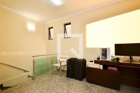 Sala de casa à venda com 3 quartos, 550m² em Colégio Batista, Belo Horizonte