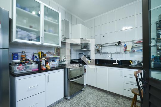 Cozinha de casa à venda com 3 quartos, 550m² em Colégio Batista, Belo Horizonte