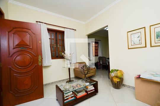Sala de casa à venda com 3 quartos, 550m² em Colégio Batista, Belo Horizonte