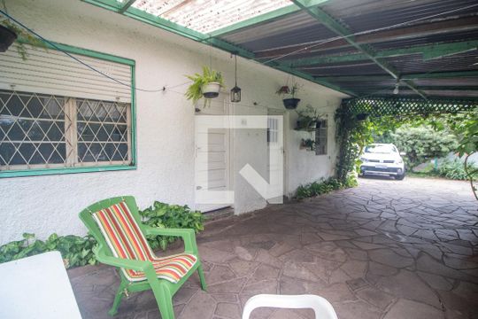 Garagem de casa à venda com 6 quartos, 408m² em Cristal, Porto Alegre