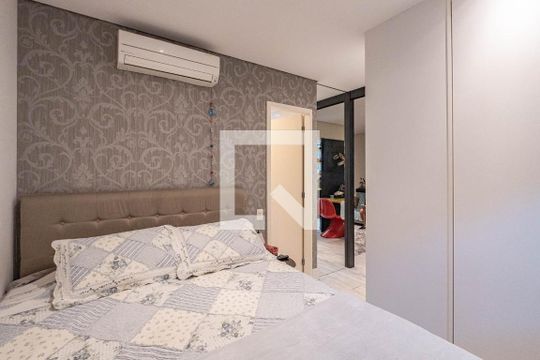 Suíte de apartamento à venda com 1 quarto, 72m² em Aclimação, São Paulo