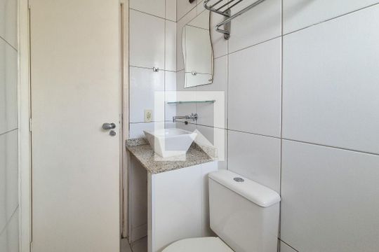 Banheiro da Suíte de casa de condomínio à venda com 3 quartos, 111m² em Taboão, São Bernardo do Campo