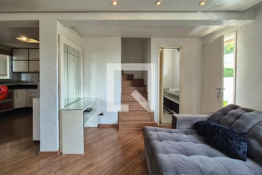 Sala de casa de condomínio à venda com 3 quartos, 111m² em Taboão, São Bernardo do Campo