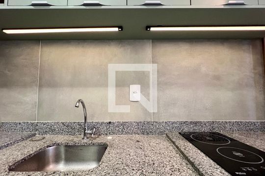 Cozinha de kitnet/studio para alugar com 1 quarto, 30m² em Pinheiros, São Paulo
