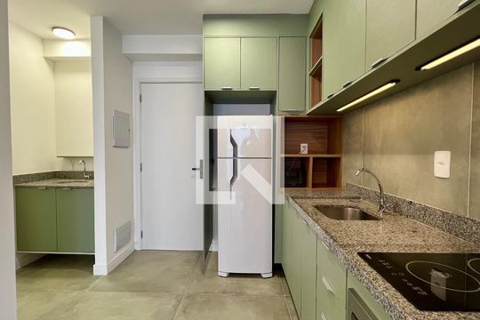 Cozinha de kitnet/studio para alugar com 1 quarto, 30m² em Pinheiros, São Paulo