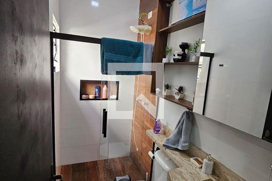 Banheiro de casa de condomínio para alugar com 3 quartos, 118m² em Jardim Eucaliptos
, Sorocaba