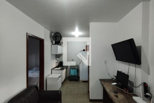 Sala de casa para alugar com 1 quarto, 80m² em Vila Nova, Novo Hamburgo