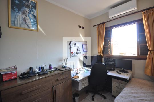 Quarto 3 de casa à venda com 3 quartos, 325m² em Vila Santa Terezinha (zona Norte), São Paulo